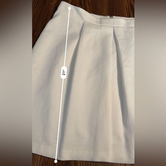 Worthington White Pleated Waffle Textured Skirt Women’s 12 EUC - Picture 10 of 11